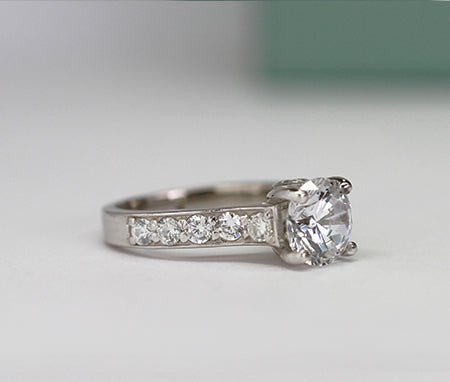 Calluna Round Moissanite Engagement Ring whitegold