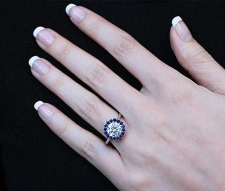 Dicentra Round Moissanite Bridal Set whitegold