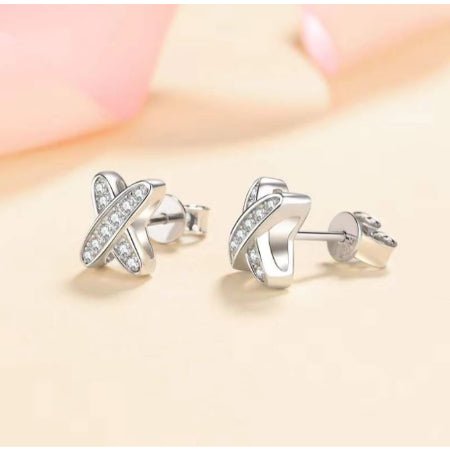 Leslie Round Moissanite Earrings whitegold