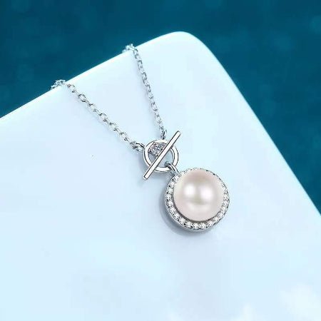 Carly Moissanite & Pearl Necklace whitegold