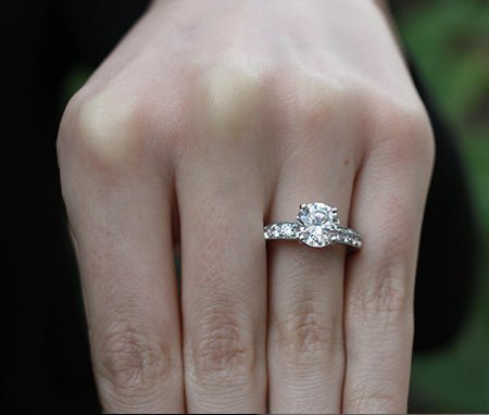 Eliza Round Diamond Engagement Ring (Lab Grown Igi Cert) whitegold