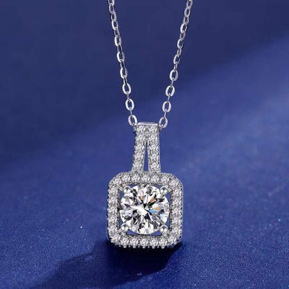 Hadlee Moissanite Necklace whitegold